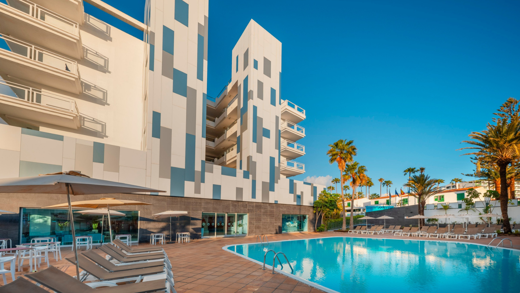 Dining & lounge area in Coco Loco Pool Bar at Labranda Marieta